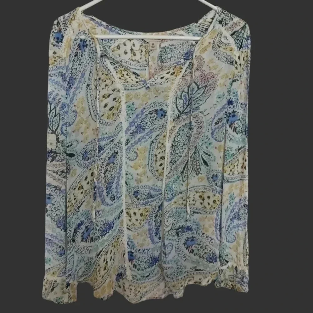 Lucky brand sheer lobg sleeve blouse size Medium